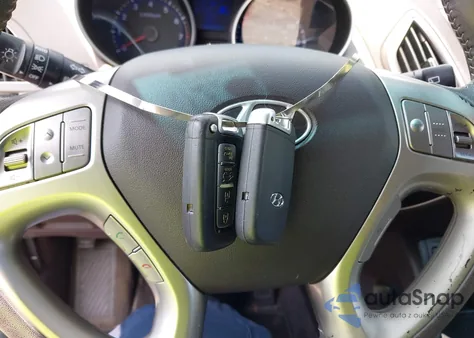 2013 Hyundai Tucson Limited z USA, uszkodzony, nr VIN KM8JU3AC6DU588824